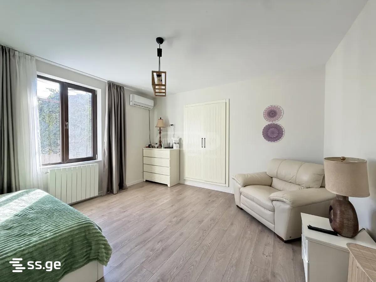 4 Room Summer Cottage For Rent. Didube view 4