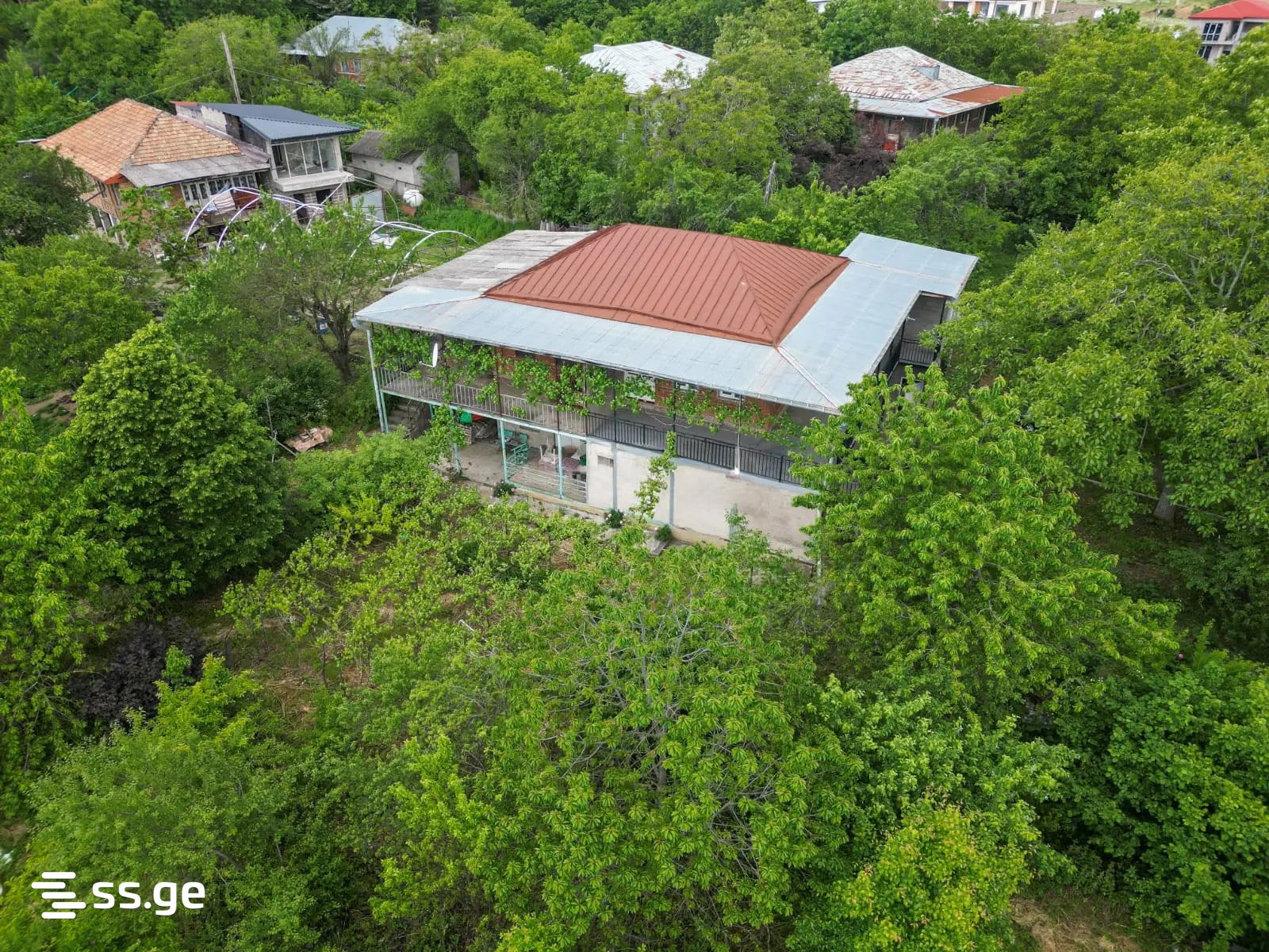 8 Room Private House For Sale view 1