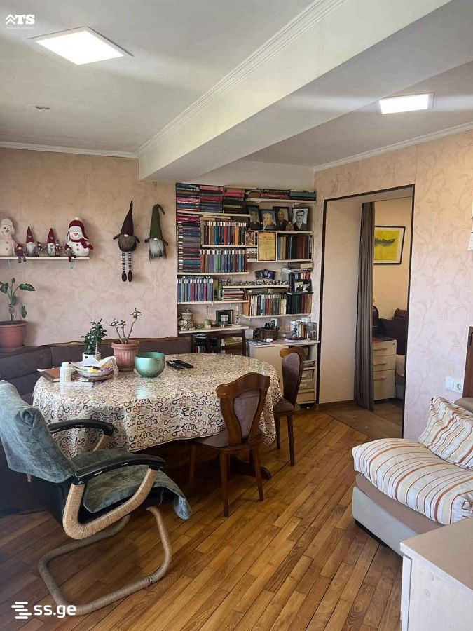 4 Room Flat For Sale view 2