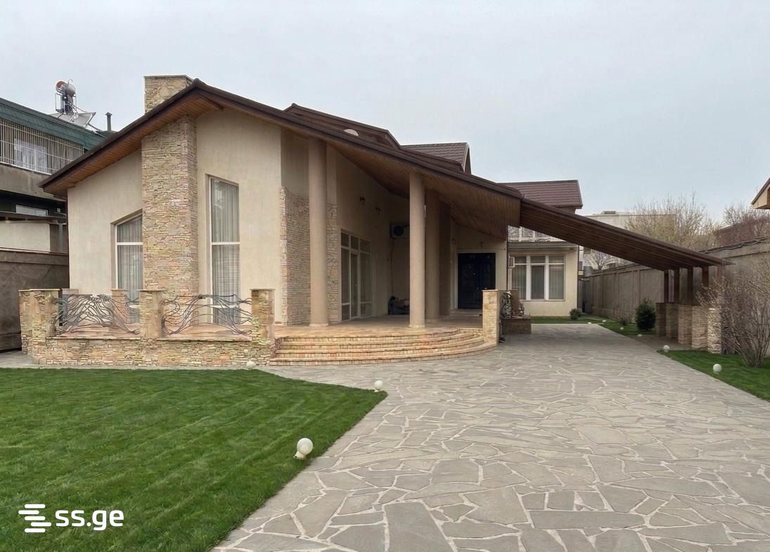 14 Room Private House For Sale view 1