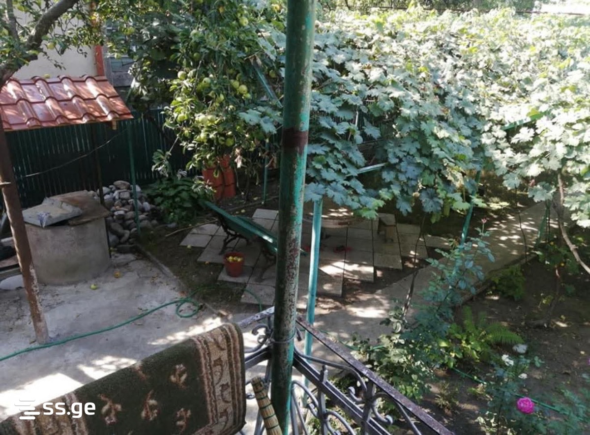 6 Room Private House For Sale view 1