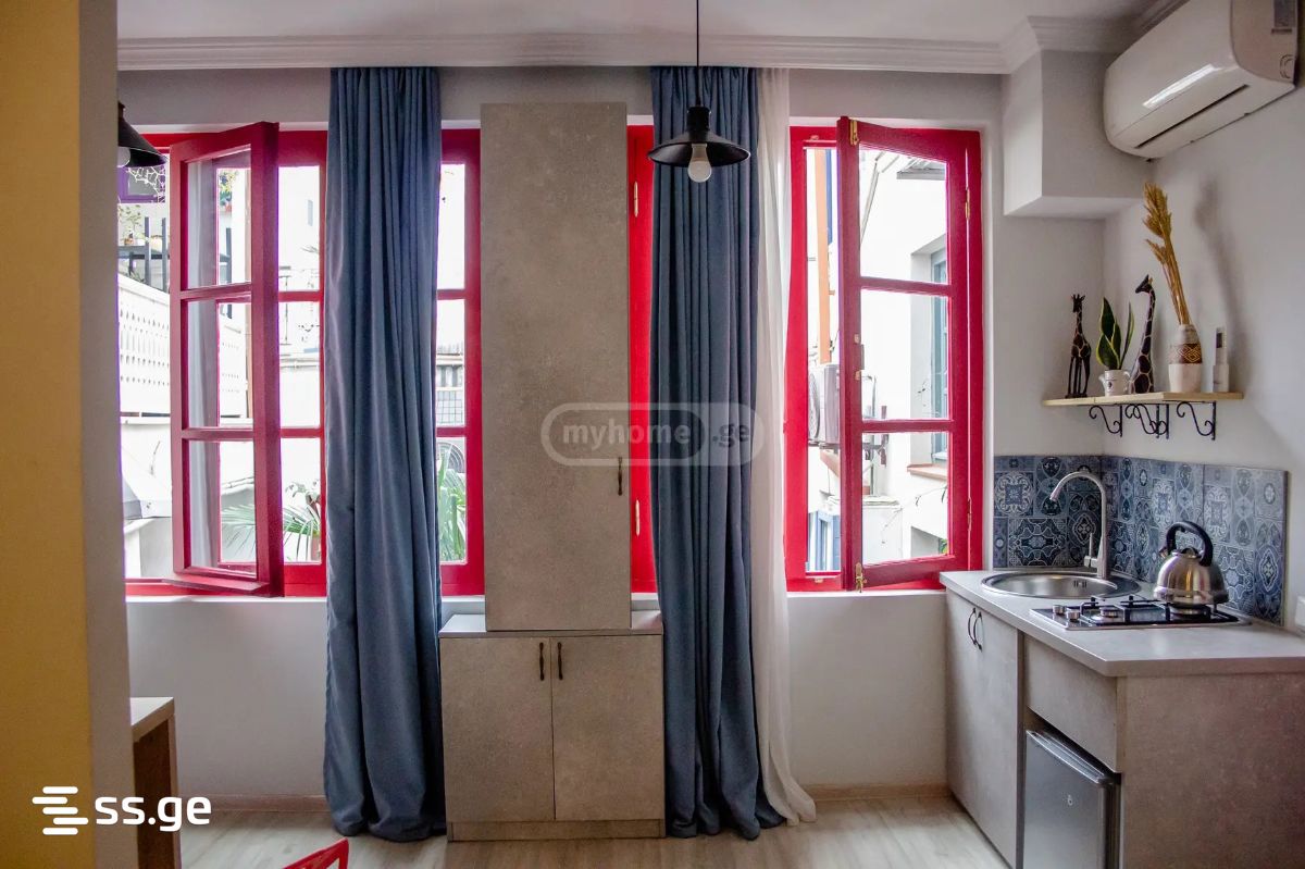 3 Room Flat Daily Rent. Sololaki view 4