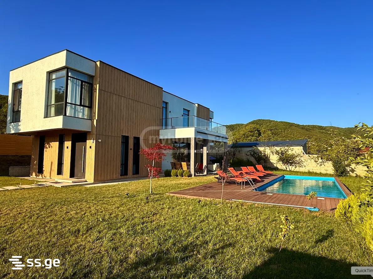 8 Room Summer Cottage For Rent. Saguramo view 1