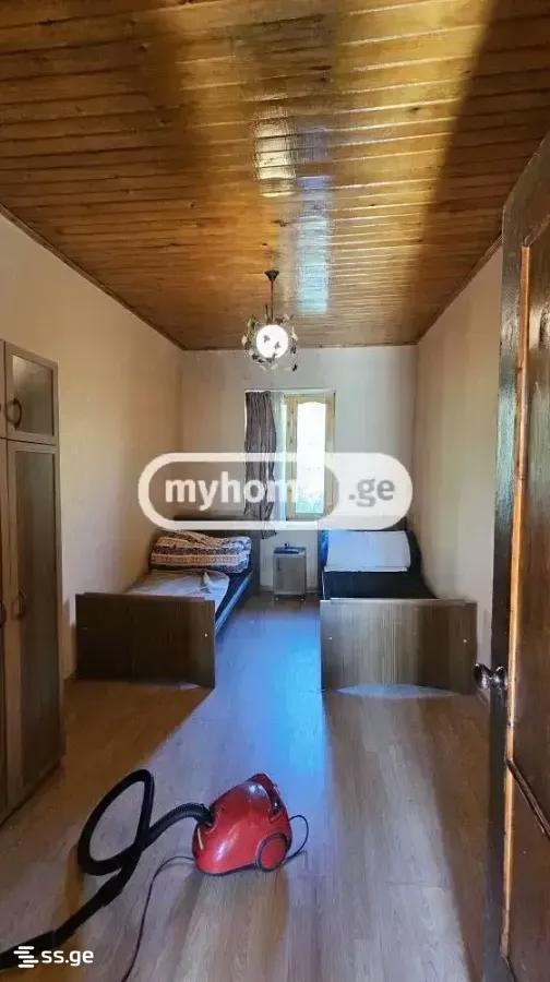 8 Room Private House For Sale view 3