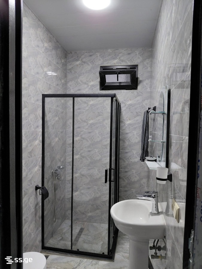 3 Room Private House Daily Rent. Batumi view 10