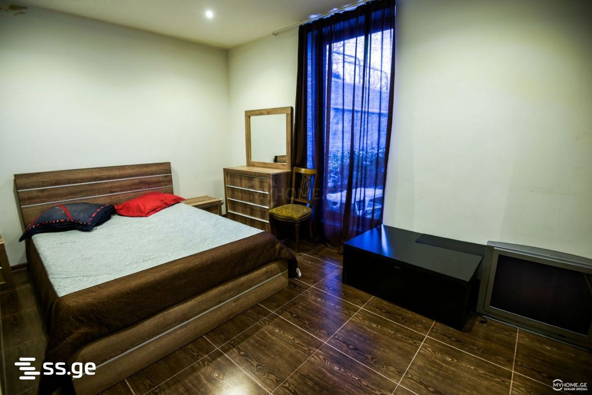 4 Room Private House Daily Rent. Mtatsminda view 3