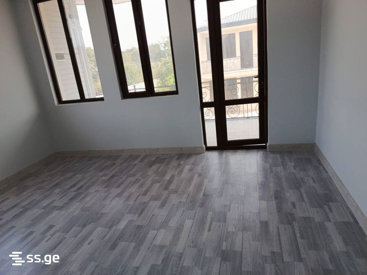 6 Room Private House For Sale view 10