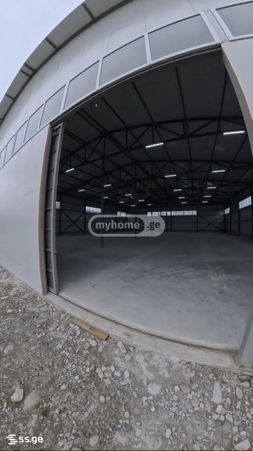 Store-Industrial Property For Rent. Gori view 3