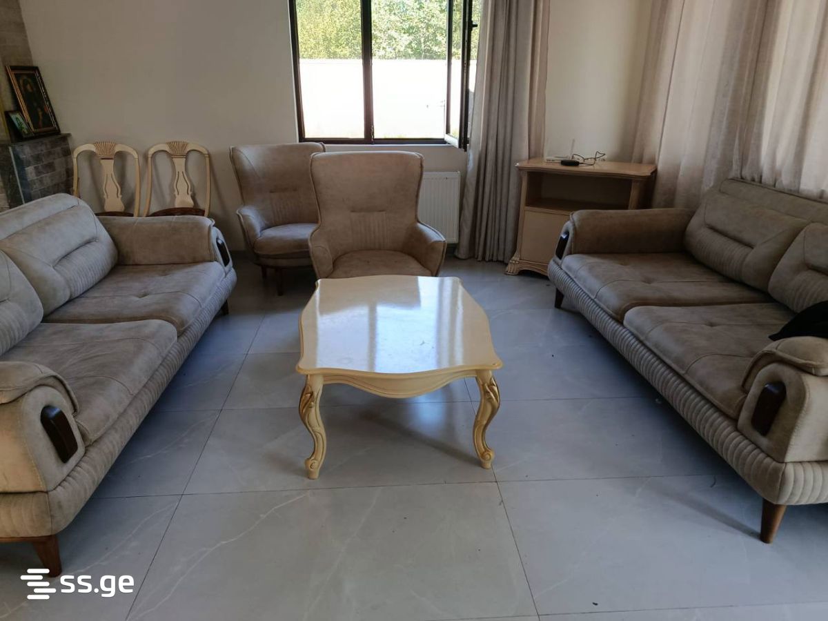 6 Room Private House For Sale view 3