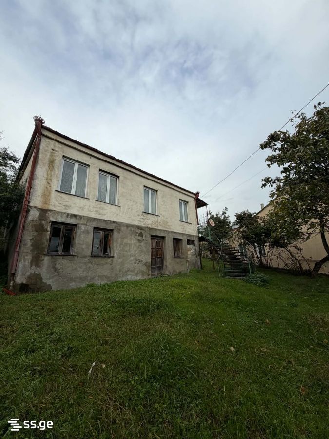 6 Room Private House For Sale view 2