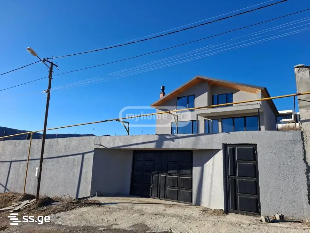 6 Room Private House For Sale view 3