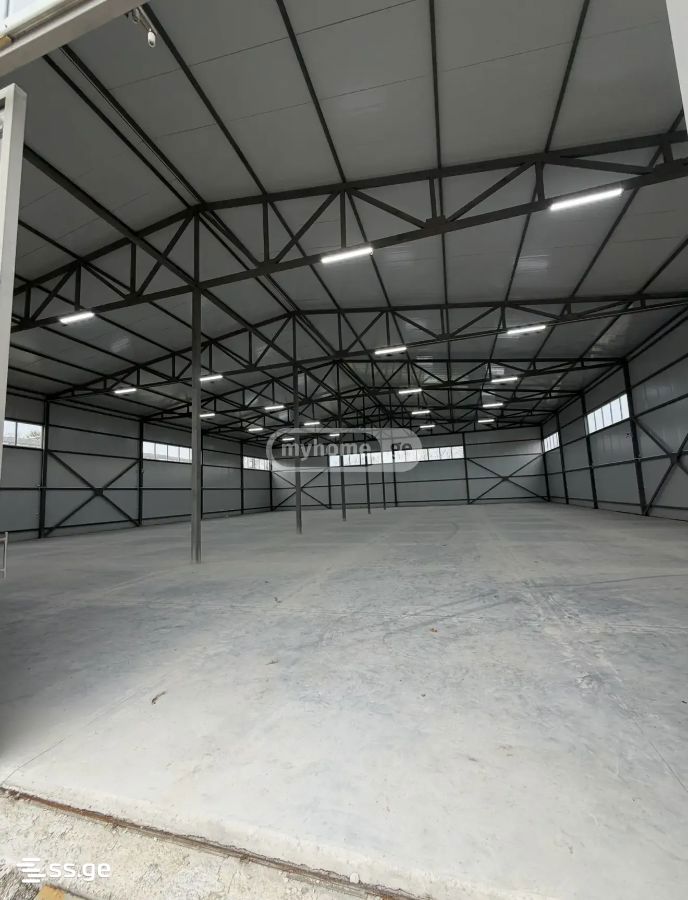 Store-Industrial Property For Rent. Gori view 4