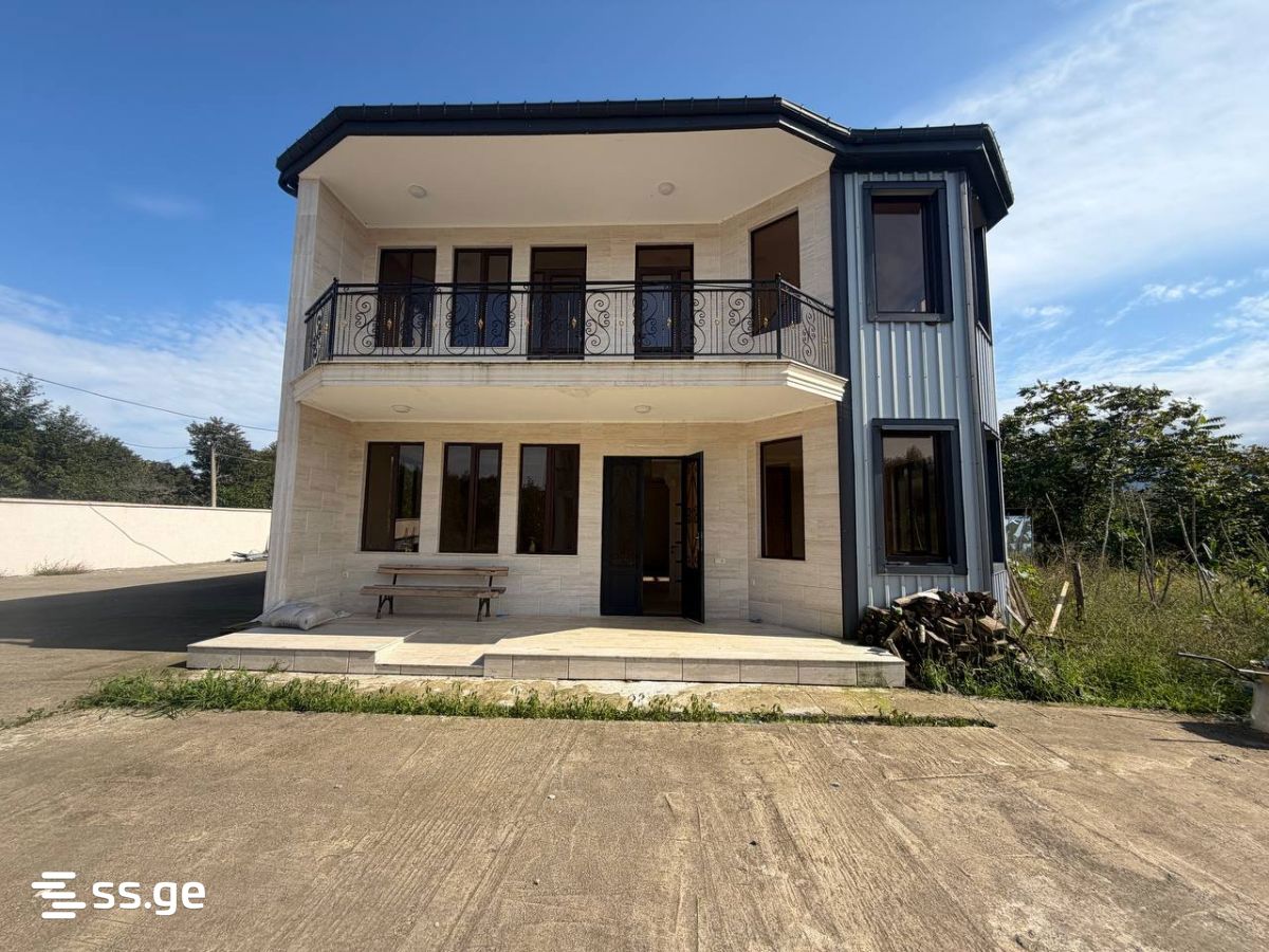 6 Room Private House For Sale view 1