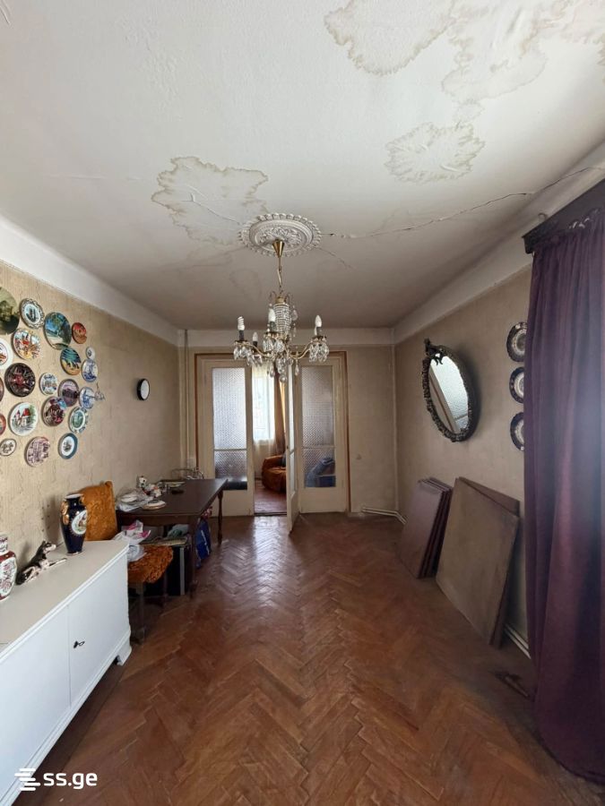 3 Room Flat For Sale view 1
