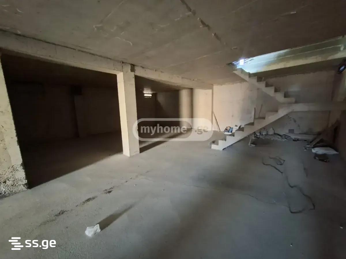 6 Room Private House For Sale view 4