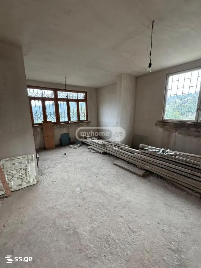 4 Room Private House For Sale view 3