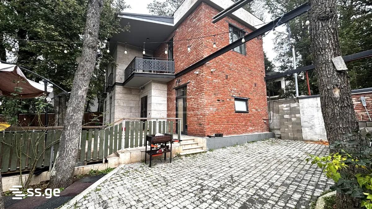 5 Room Private House For Sale view 3