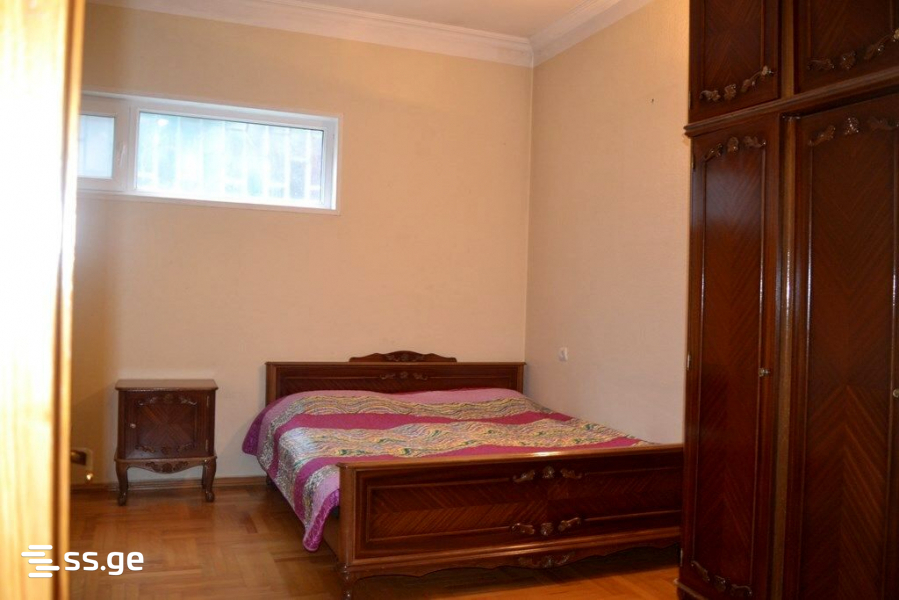 8 Room Private House For Sale view 4