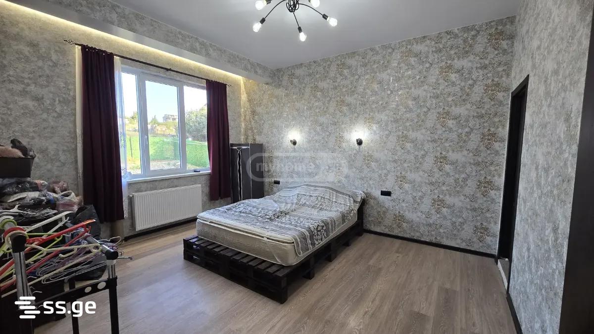 6 Room Private House For Rent. Tabakhmela view 3
