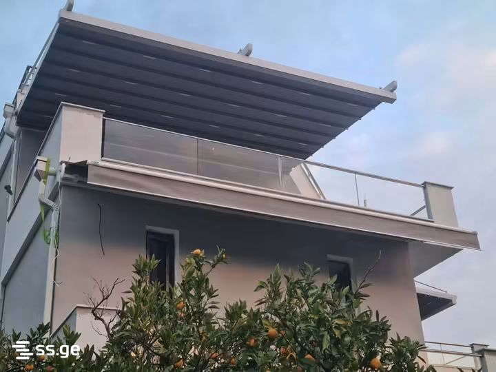 6 Room Private House For Sale view 2
