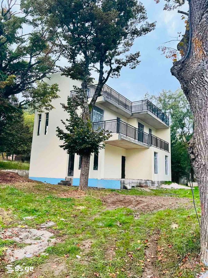 6 Room Private House For Sale view 1