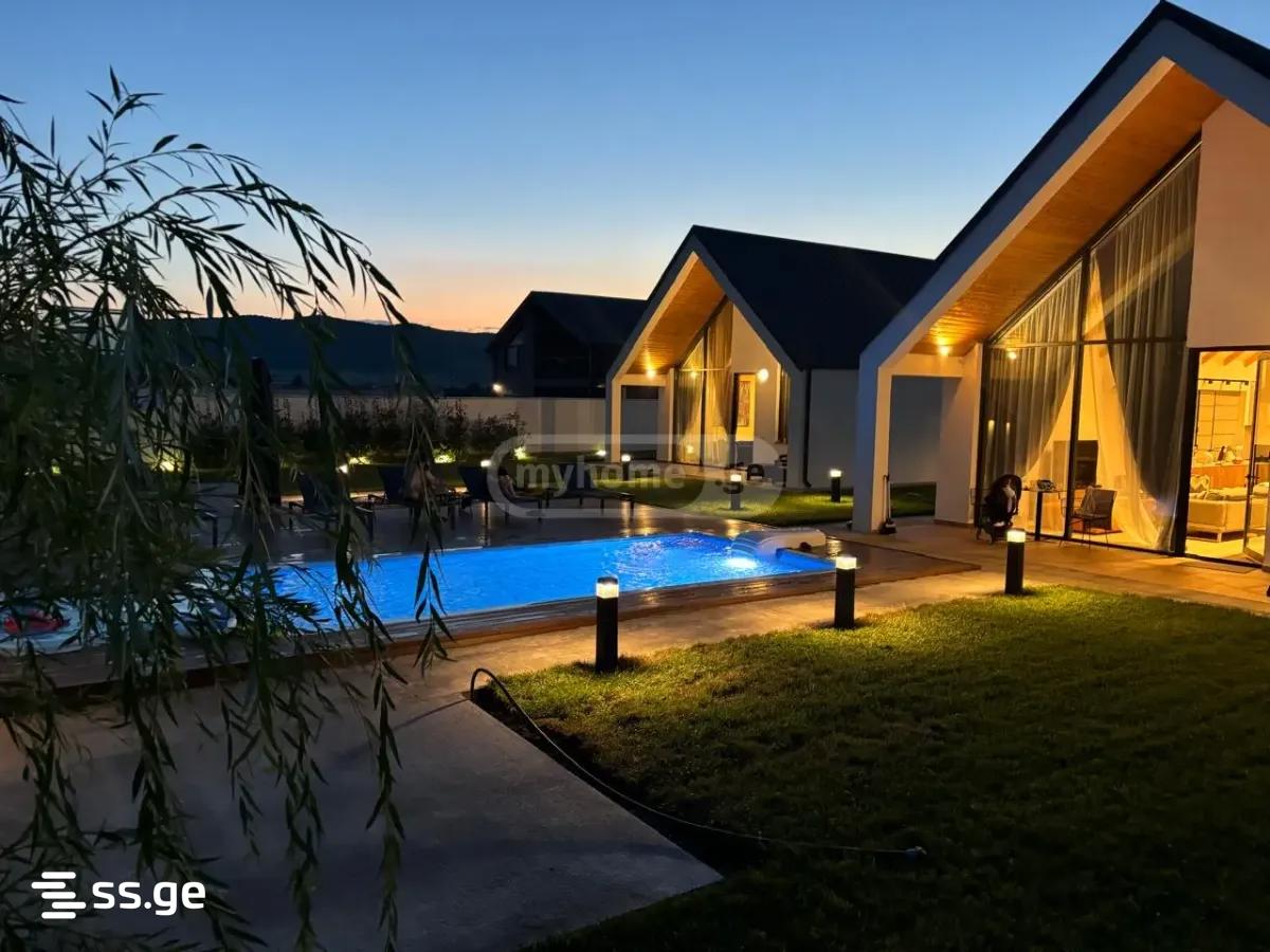 10 Room Private House For Sale view 3