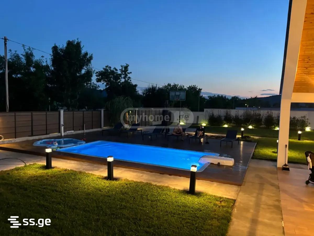 10 Room Private House For Sale view 1