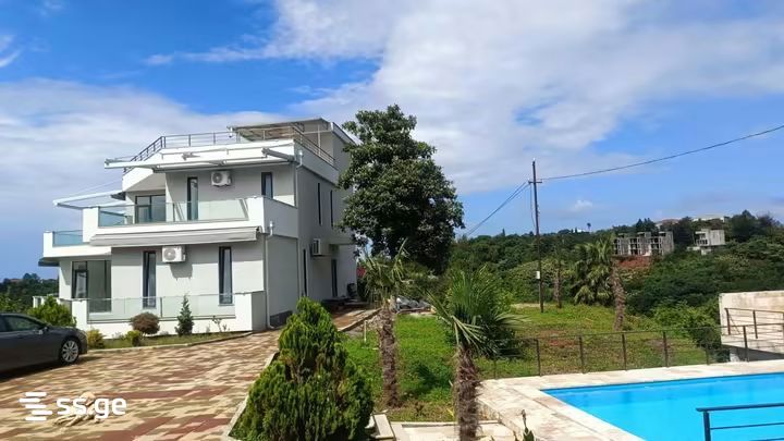 6 Room Private House For Sale view 1