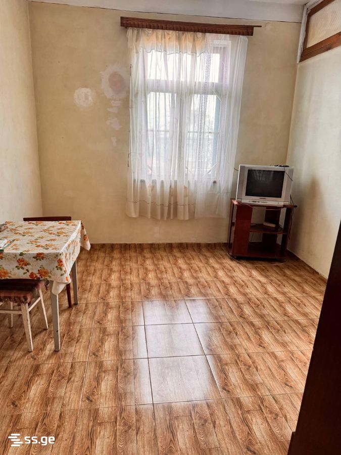 5 Room Private House For Sale view 4