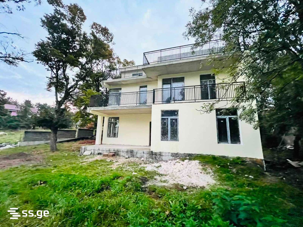 6 Room Private House For Sale view 3