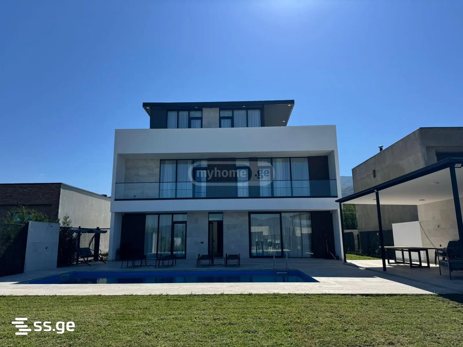 6 Room Summer Cottage For Sale view 2