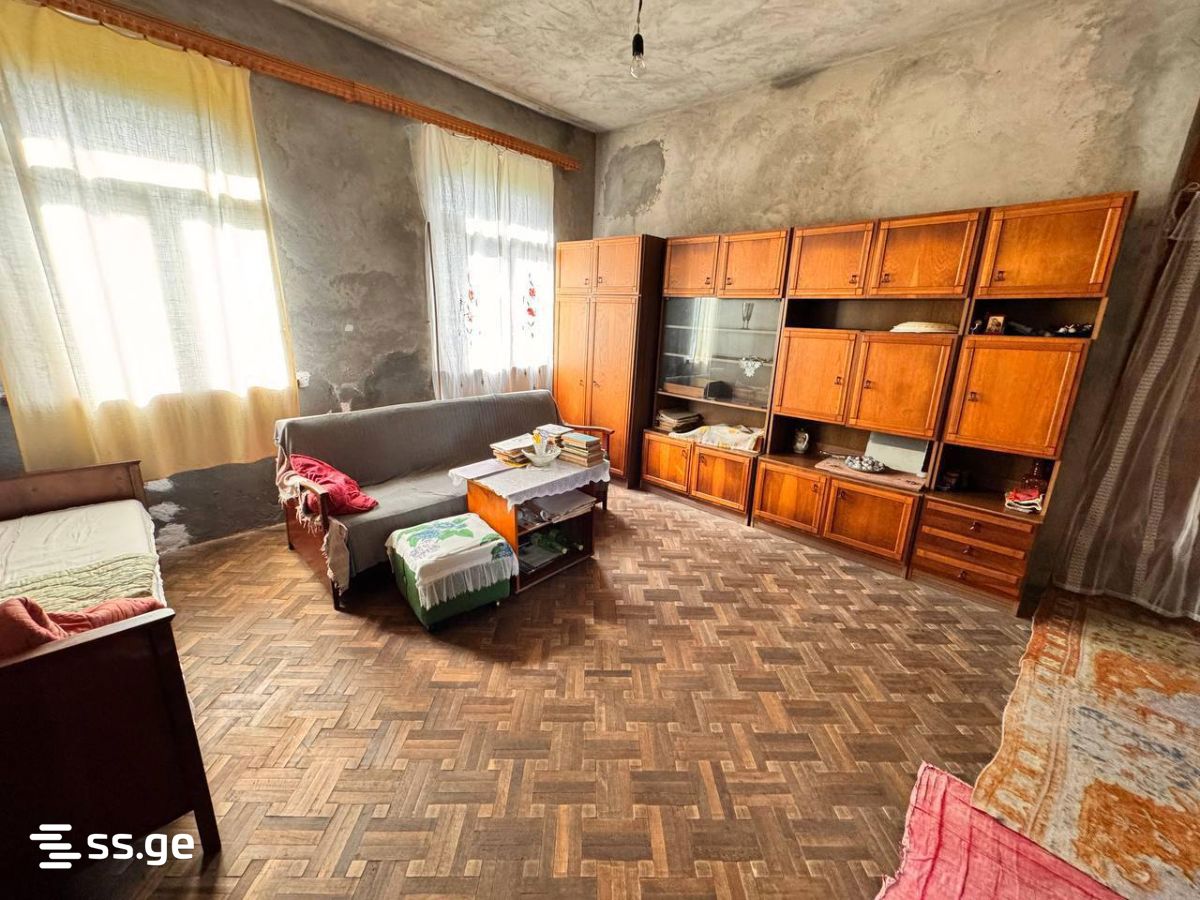 5 Room Private House For Sale view 2