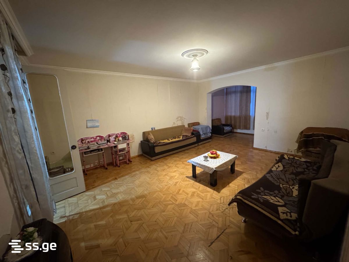 3 Room Flat For Sale view 2