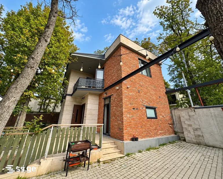 5 Room Private House For Sale view 2