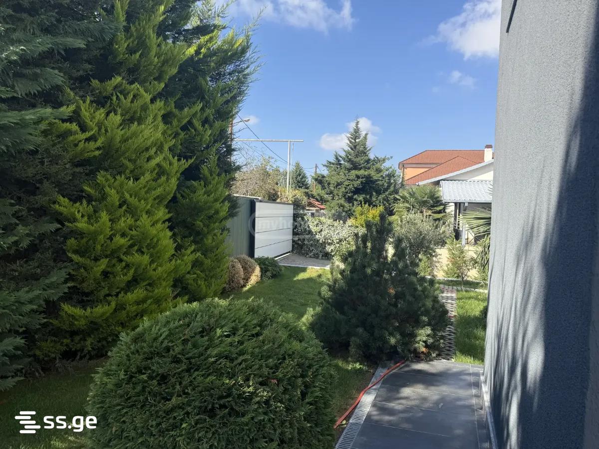 10 Room Private House For Rent. Shindisi view 1