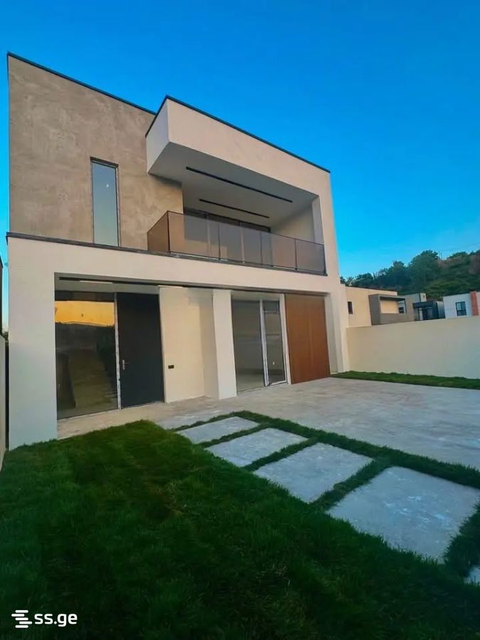 5 Room Private House For Sale view 3