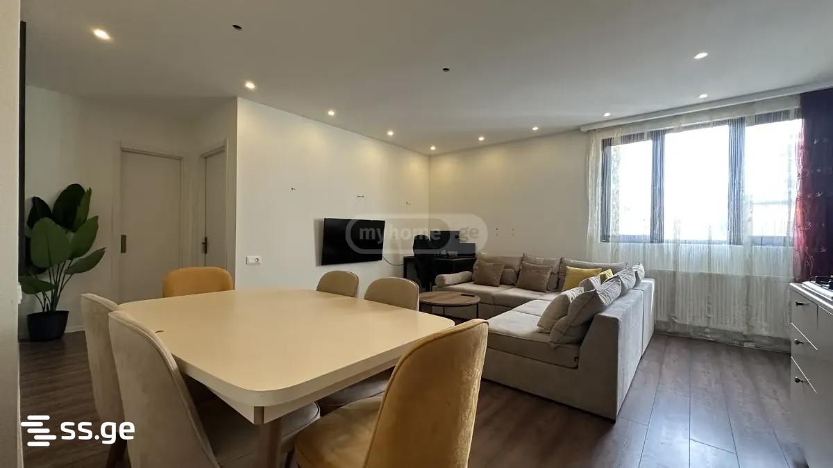 6 Room Private House For Sale view 3