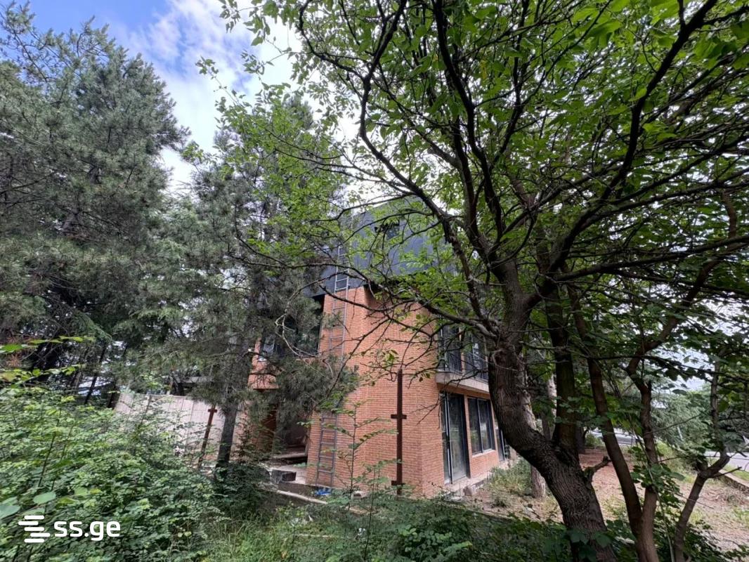 9 Room Private House For Sale view 4