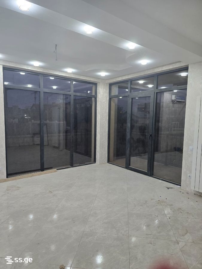 6 Room Private House For Sale view 4