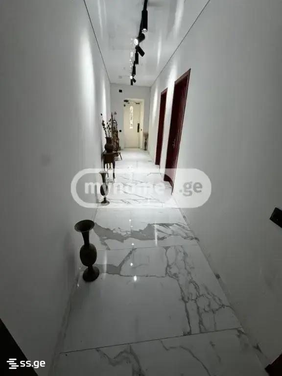 18 Room Hotel For Rent. Avlabari view 4