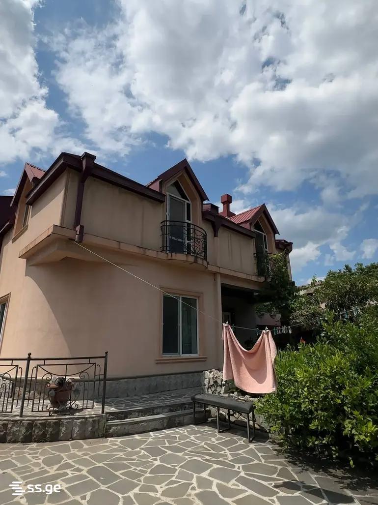 6 Room Private House For Sale view 1