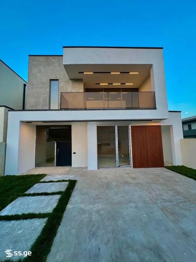 5 Room Private House For Sale view 2