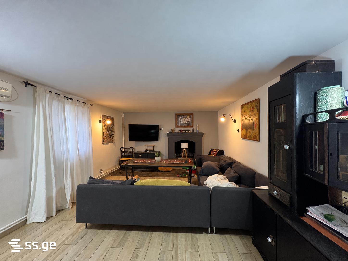 6 Room Private House For Sale view 4