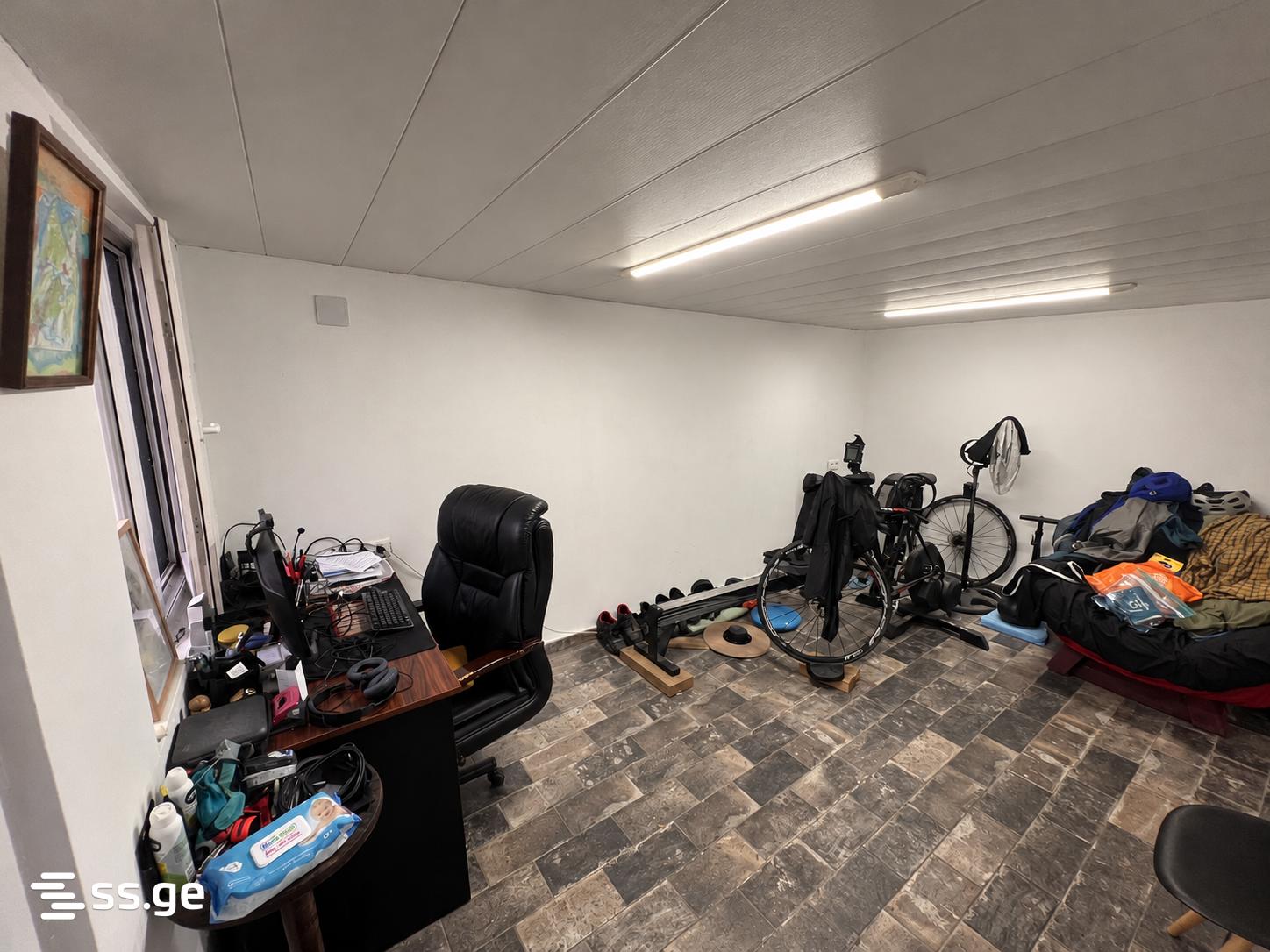 6 Room Private House For Sale view 14