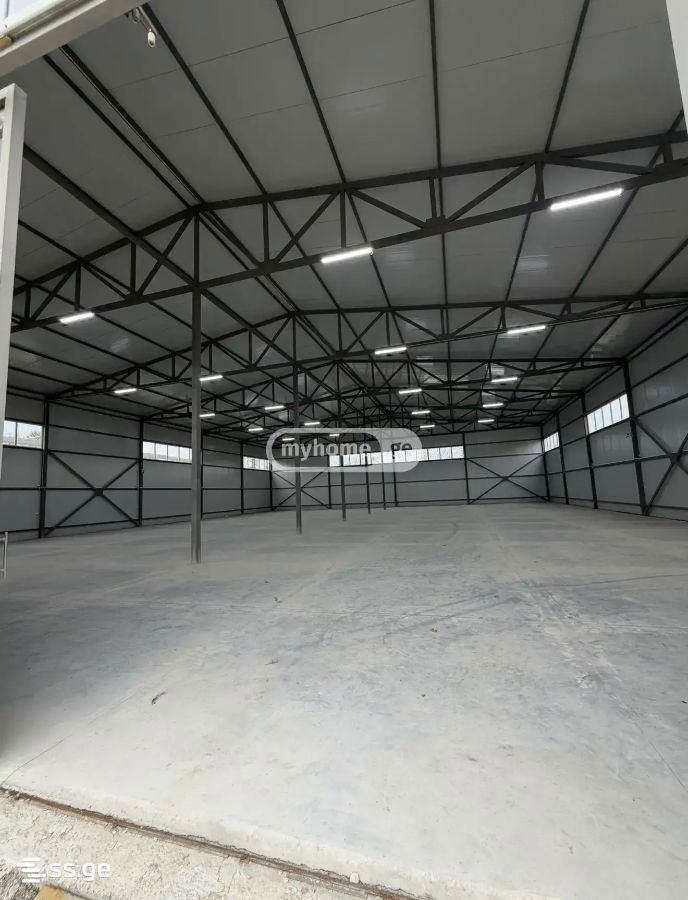 Store-Industrial Property For Rent. Gori view 4