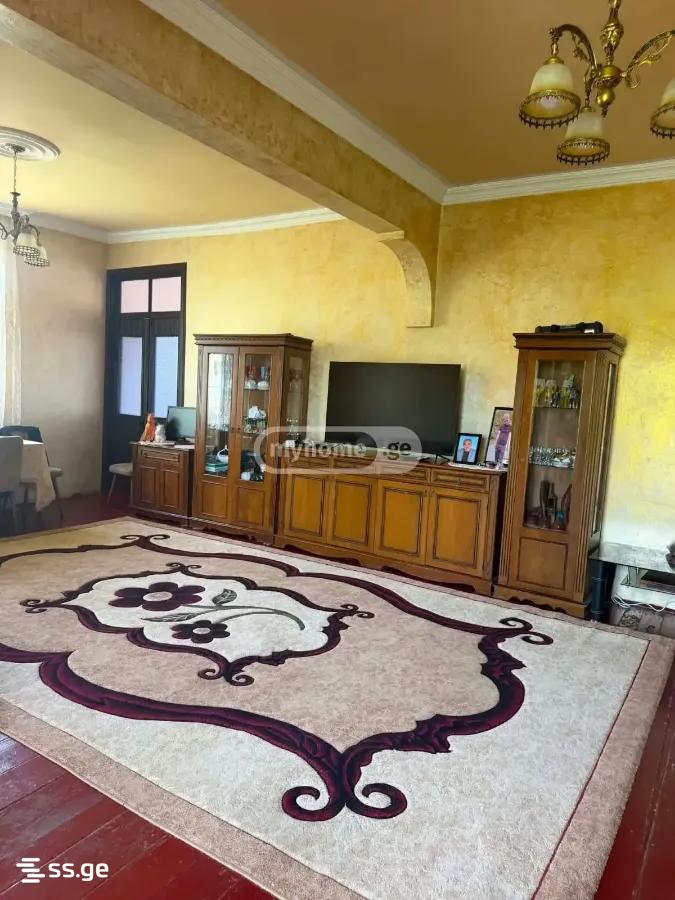 5 Room Private House For Sale view 4