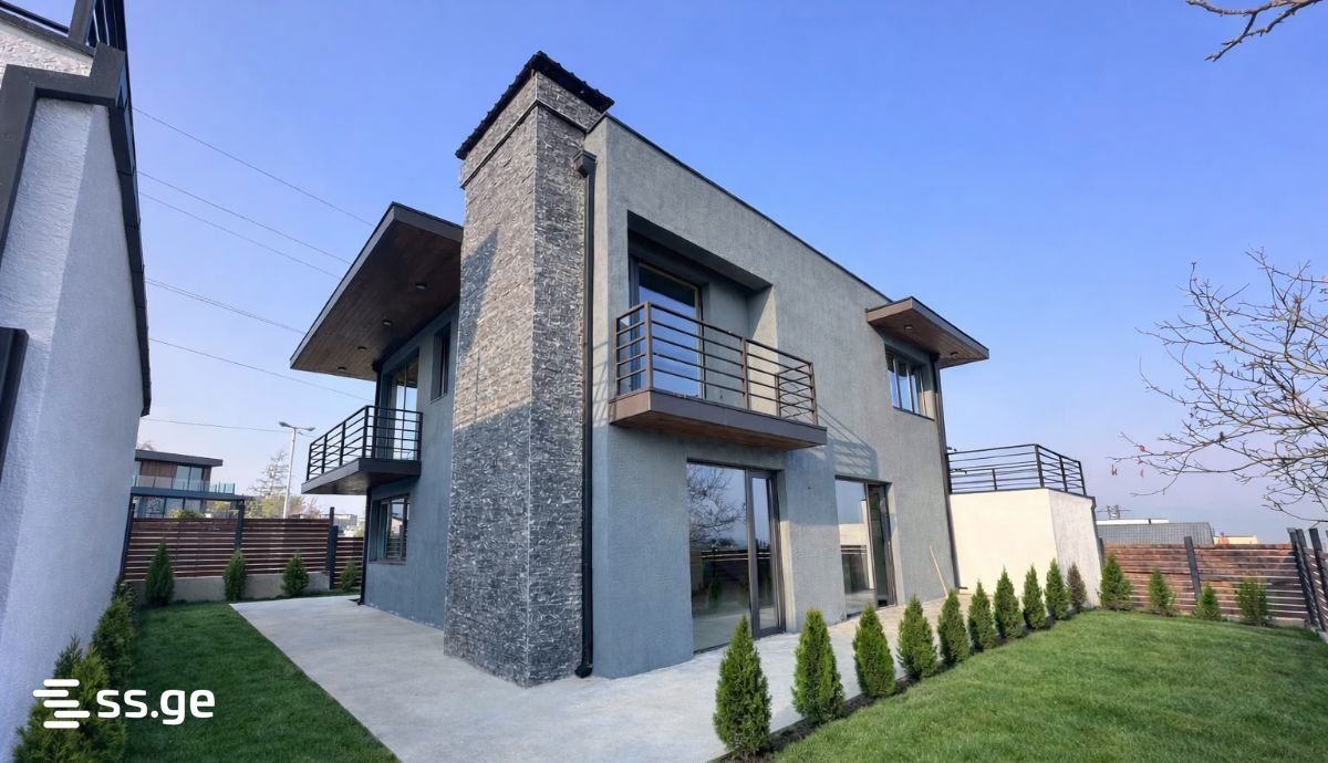 5 Room Private House For Sale view 2