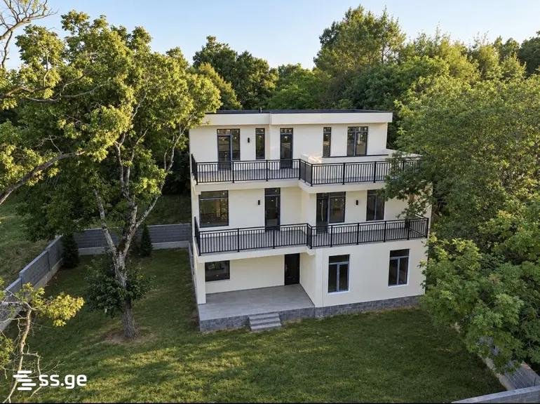 6 Room Private House For Sale view 1