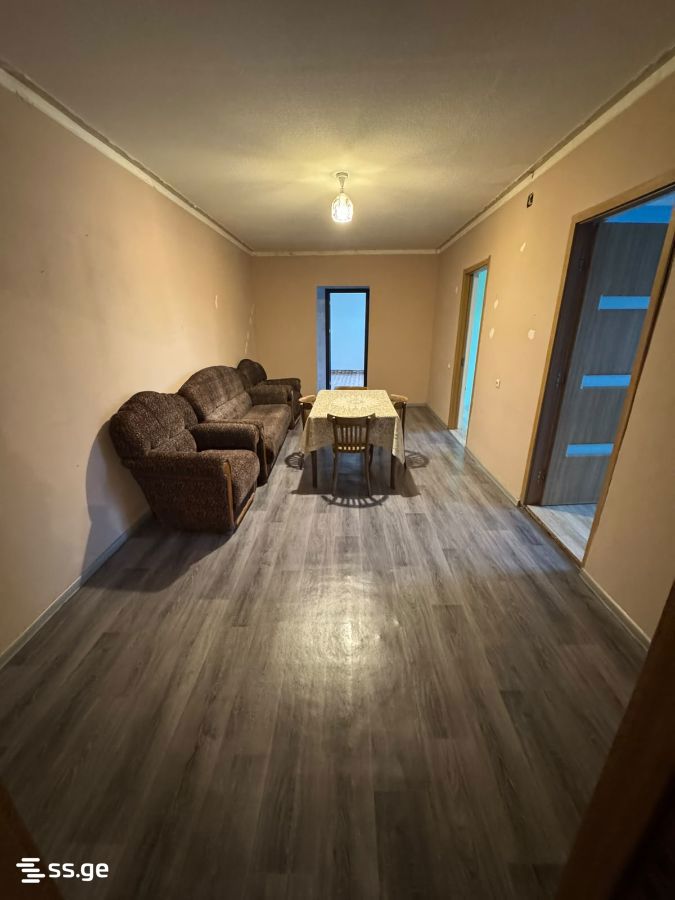4 Room Private House For Sale view 3