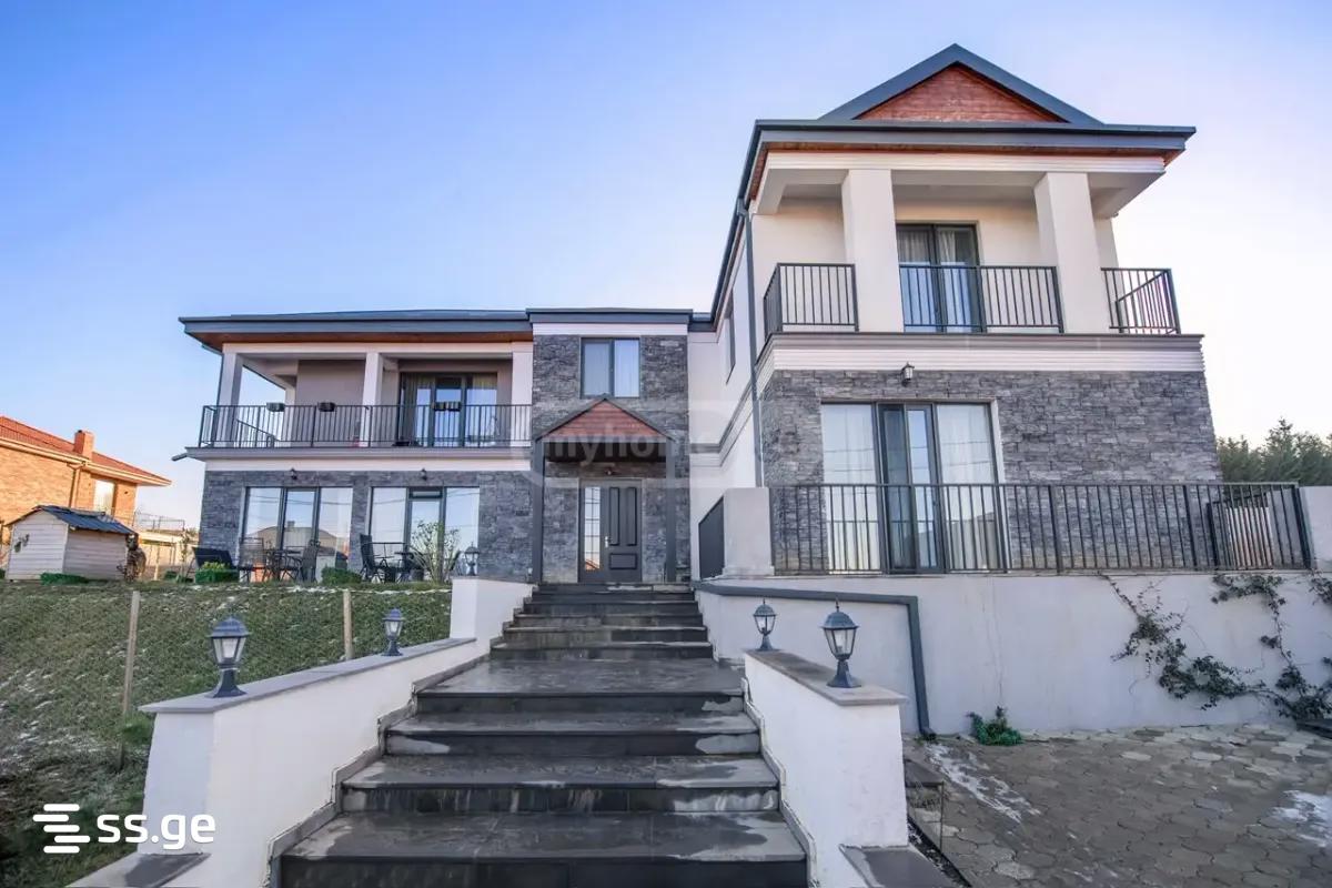 Продажа 10-комната Частный дом view 1